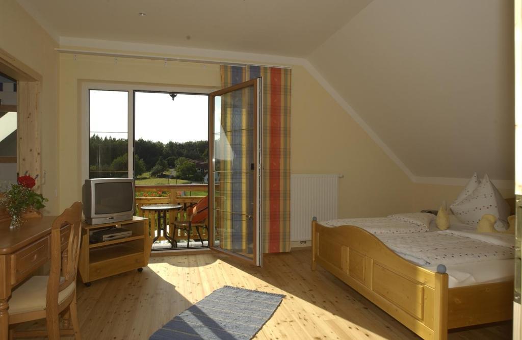 Hotel Garni Huegellandhof Neuhaus am Klausenbach Room photo