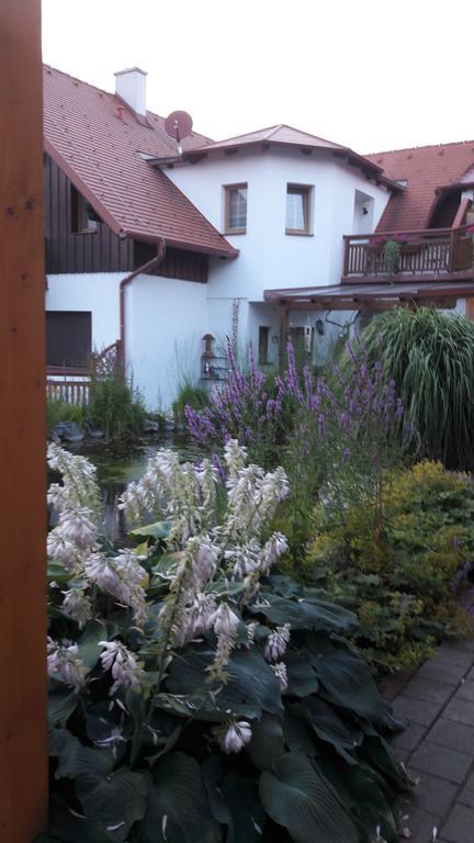 Hotel Garni Huegellandhof Neuhaus am Klausenbach Exterior photo